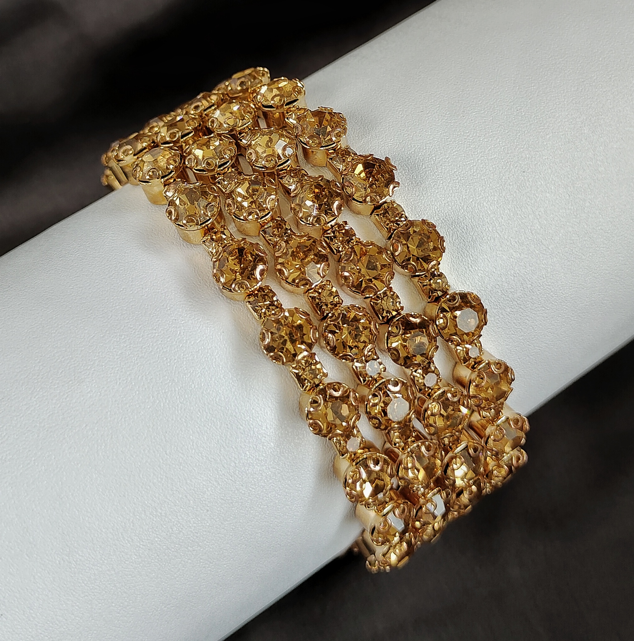 Women Fancy Bracelet Fashion Gold Metal Chain Elegant Evening Red Flow –  alwaystyle4you
